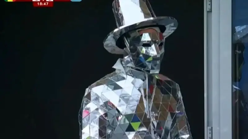 لباس عجیب هوادار سنگال در جام ملت‌ها جنجال به پا کرد!