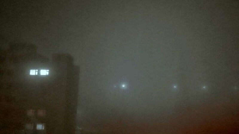 آلودگی بی‌سابقه در اراک؛ مه‌دود نفس شهر را بند آورد و بازی انزلی را به تعویق انداخت!