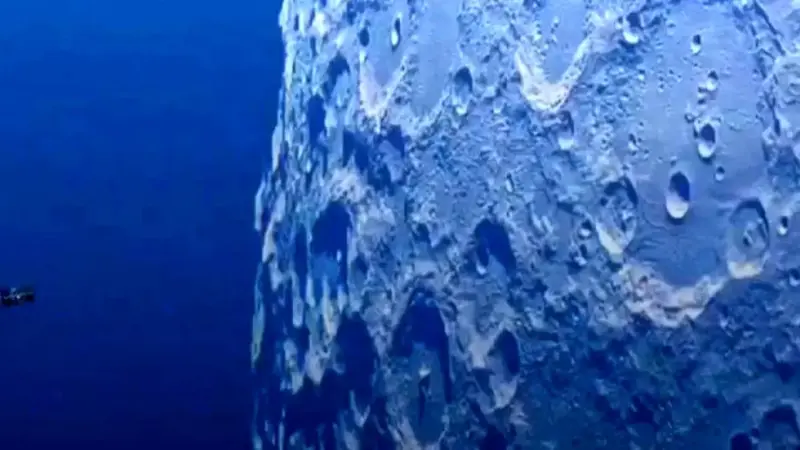 تصویربرداری شگفت‌انگیز از عبور ایستگاه فضایی بین‌المللی مقابل ماه؛ لحظه‌ای که نمی‌خواهید از دست بدهید!