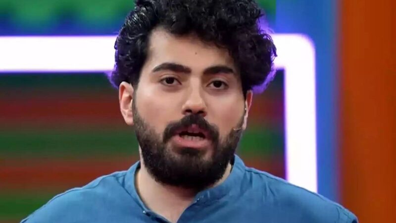 پرش ناگهانی مجری شبکه ۳ به استخر حین اجرای برنامه!