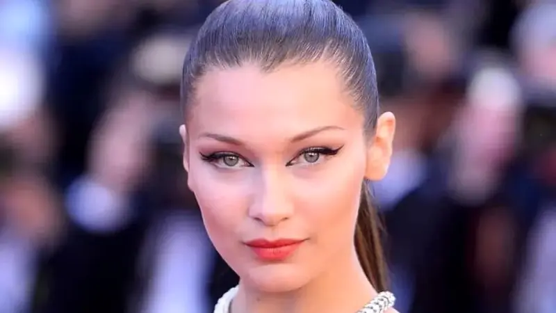 چطور گلاب و فرش ایرانی در خانه بلا حدید، پیام‌های پنهان فرهنگی را فاش می‌کنند؟