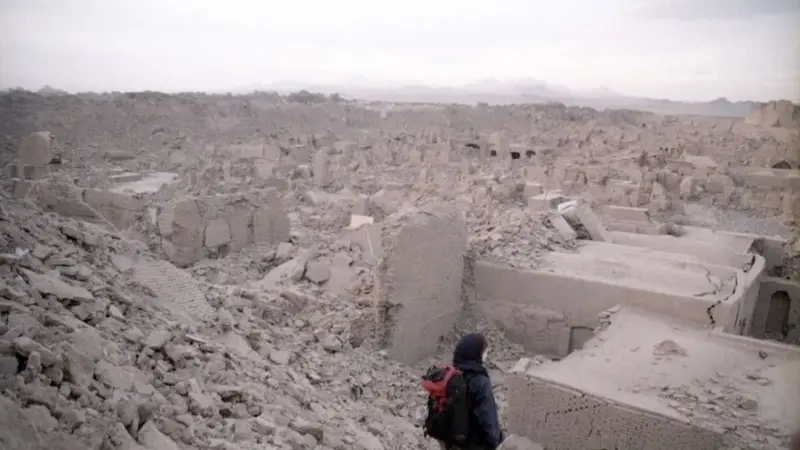 زلزله بم پس از ۲۰ سال؛ ۳۰٪ ایرانی‌ها در خطر زندگی می‌کنند! هشدار جدی استاد زلزله‌شناسی درباره انبوه‌سازی‌های پرخطر