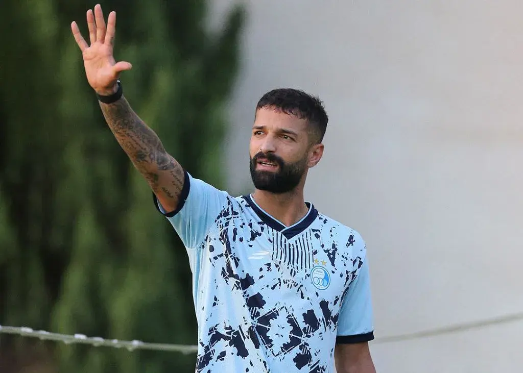 سهرابیان پس از جنجال میهمانی، به طور موقت از استقلال کنار گذاشته شد!