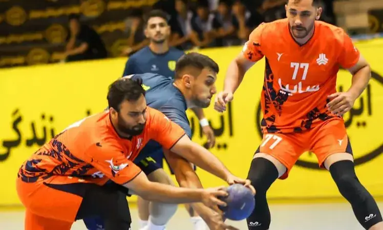 سایپا با بازگشتی هیجان‌انگیز صدرنشین لیگ هندبال شد؛ استقلال در تعقیب نزدیک سپاهان