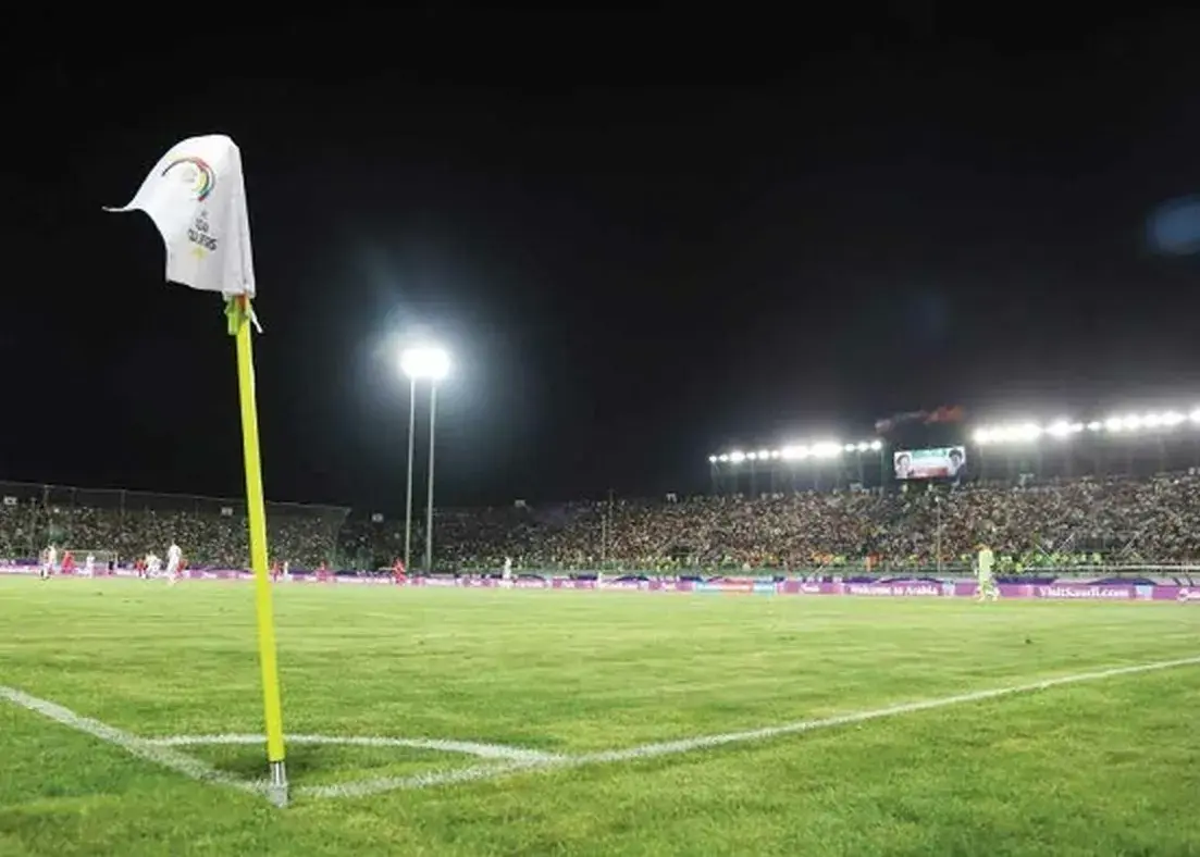 چمن ورزشگاه شهرقدس در آستانه نابودی؛ سرخابی‌ها به چه قیمتی بازی می‌کنند؟