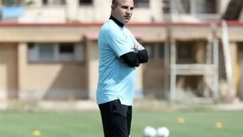 چرا بازیکنان استقلال خوزستان باعث توهین به کریم باقری شدند؟ حسین کعبی افشاگری می‌کند!