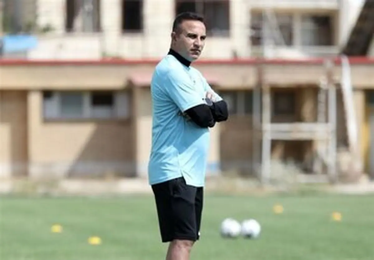 چرا بازیکنان استقلال خوزستان باعث توهین به کریم باقری شدند؟ حسین کعبی افشاگری می‌کند!