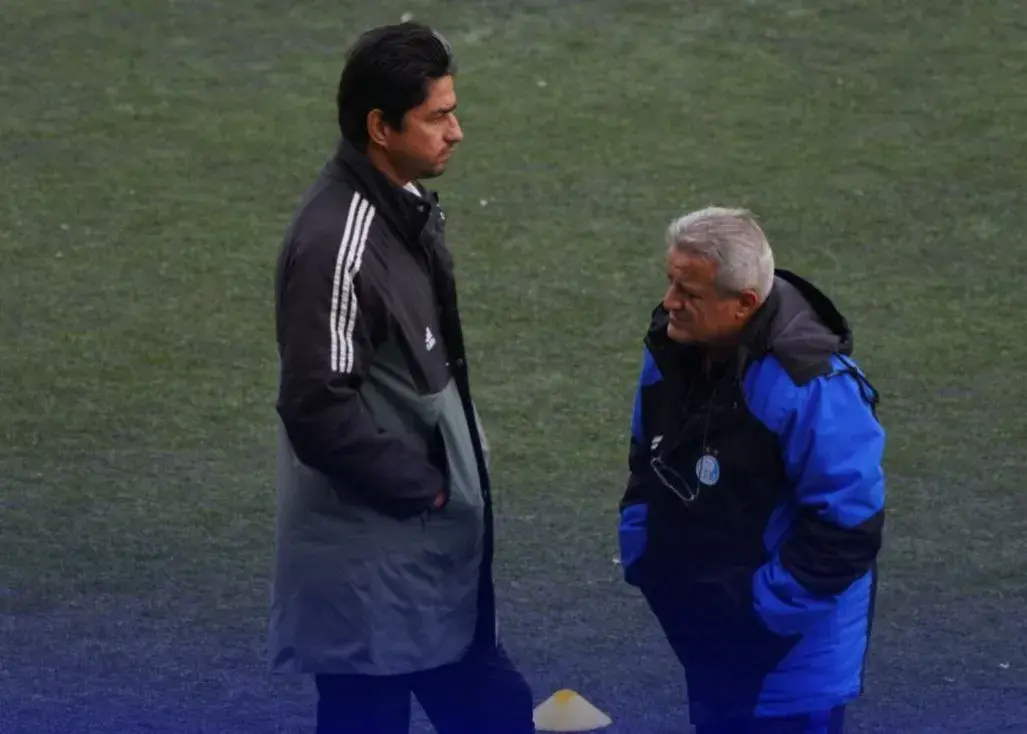 کنایه‌های تند مربی امید استقلال پس از دربی؛ افشای دردهای پنهان فوتبال ایران - وب‌گردی