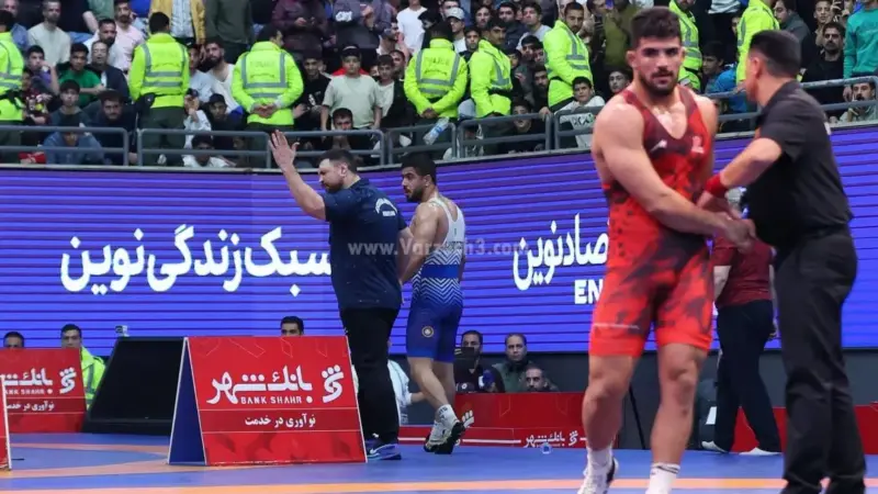 در غیاب فوتبال، بسکتبال و کشتی پرسپولیس و استقلال چگونه به صحنه رقابت تبدیل شدند؟