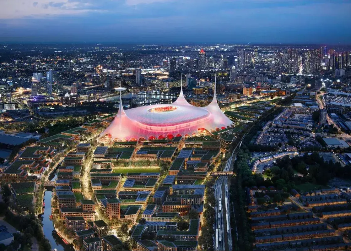 وقتی یک مغازه چیپس‌فروشی، پروژه ۲ میلیارد پوندی اولدترافورد را متوقف کرد!