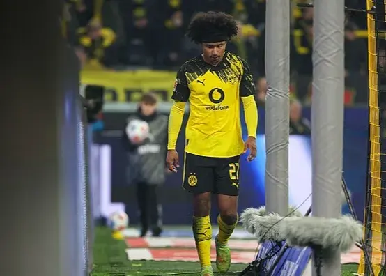 ستاره جنجالی دورتموند با رفتار عجیبش همه را شوکه کرد!