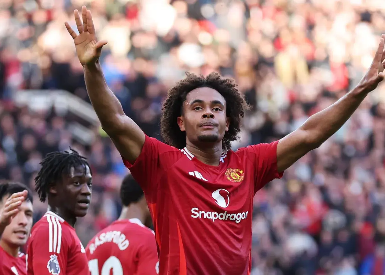 ستاره منچستر یونایتد به‌خاطر رم شورش کرد؛ جنگ برای مهاجم هلندی داغ‌تر شد!