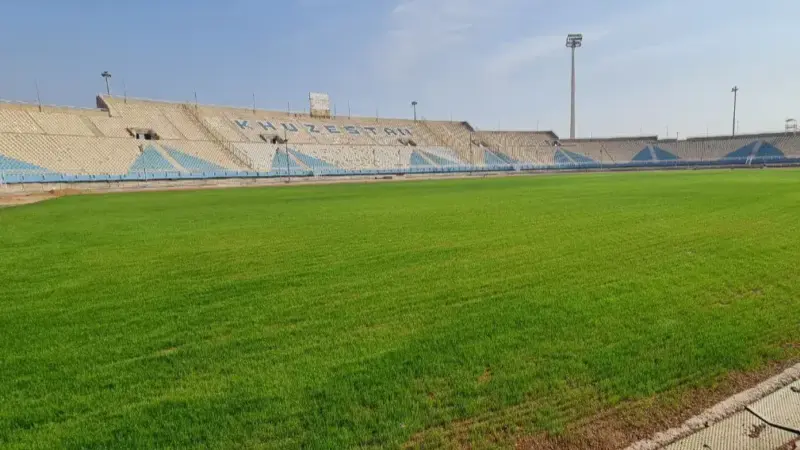 ورزشگاه غدیر اهواز دوباره به میادین بازمی‌گردد؛ آماده‌سازی چمن با شتاب پیش می‌رود!