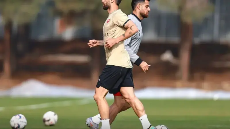 اوسمار ویه‌را خط دفاع پرسپولیس را متحول کرد؛ تصمیمی که سرنوشت تیم را تغییر می‌دهد!