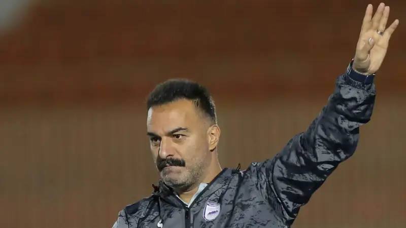 حنیف عمران‌زاده به ویدیوی جنجالی قبل از بازی با فولاد واکنش نشان داد!