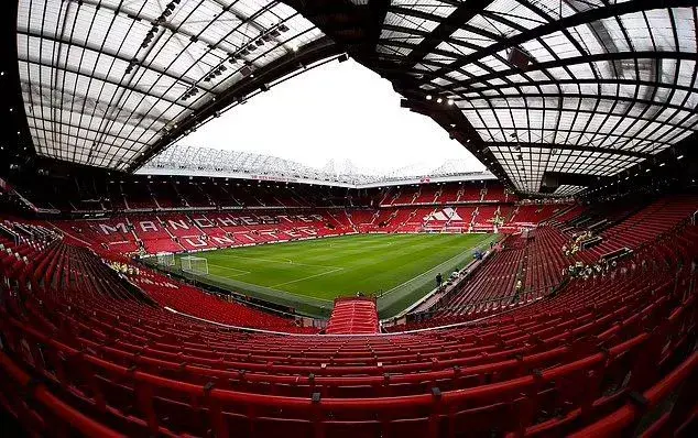منچستریونایتد در آستانه تحول بزرگ؛ آبروریزی آبشار اولدترافورد چگونه پایان می‌یابد؟