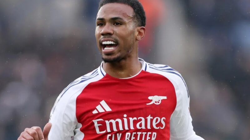 مدافع ۸۰ میلیون پوندی آرسنال درگیر درگیری عجیب در یک بازی دوستانه شد!