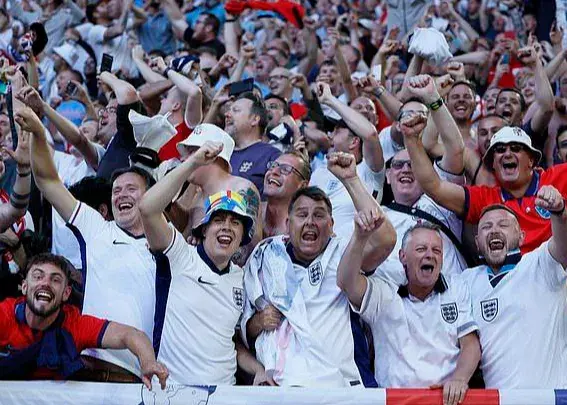 پاداش ویژه انگلیس به هواداران در جام جهانی؛ فیفا مجبور به عقب‌نشینی شد!