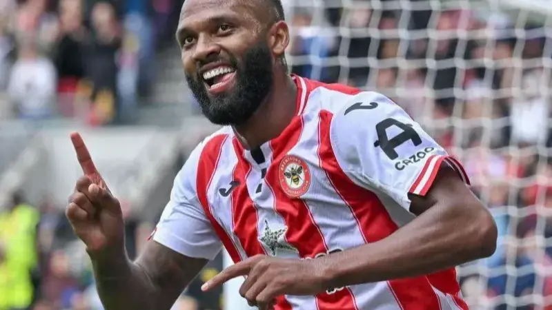 شگفتی بزرگ نوامبر لیگ برتر؛ سرمربی چلسی بر سکوی قهرمانی نشست!