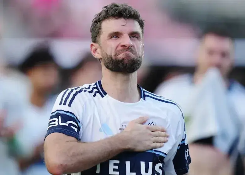 مولر پرده از راز خنده‌های عجیب و باورنکردنی بایرن در آلیانز آرنا برداشت!