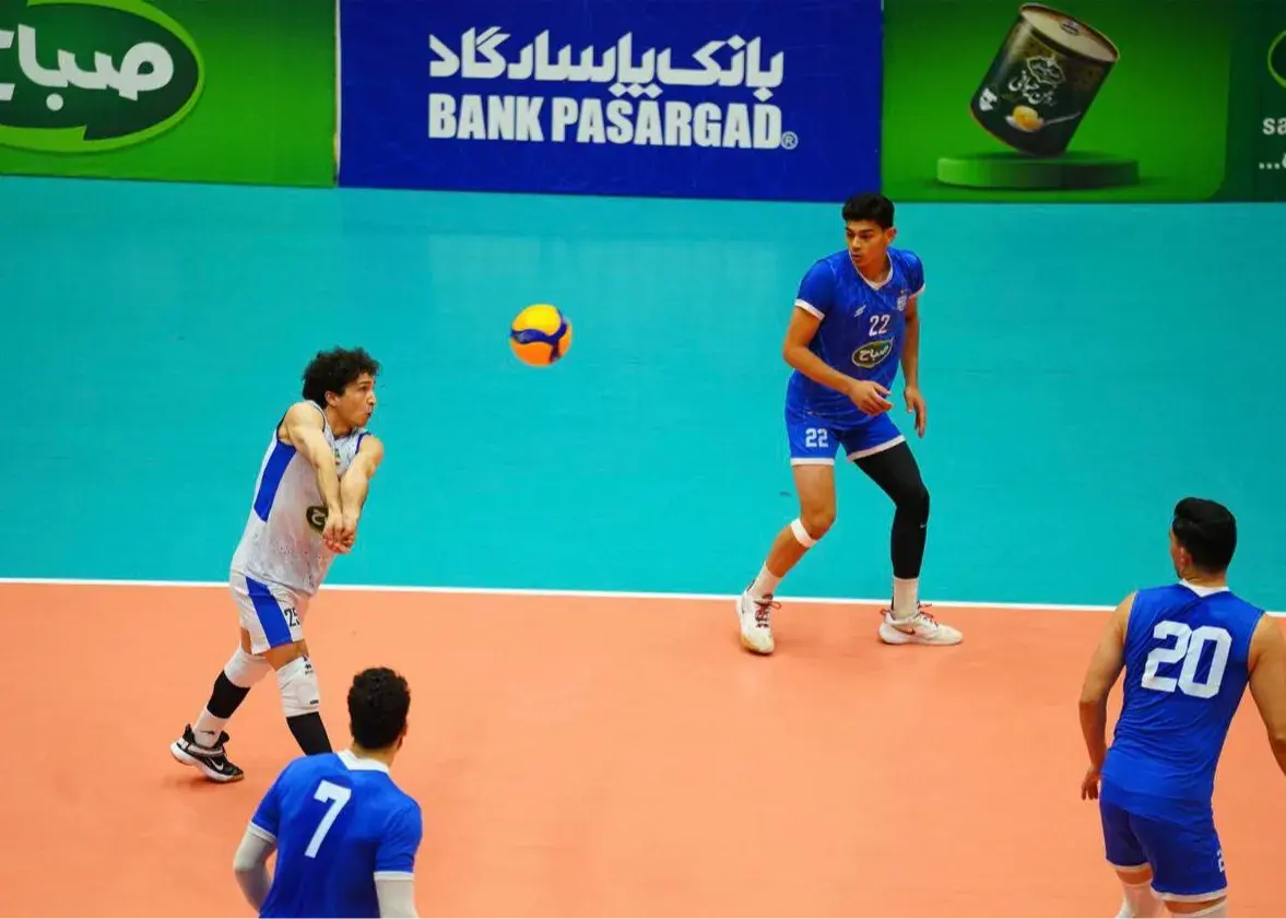 جدال نفس‌گیر سپاهان و استقلال: والیبال در صدر، فوتبال در انتظار!