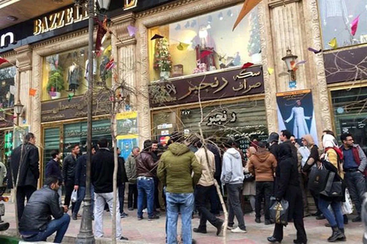 نرخ دلار و طلا در نوسانی دیوانه‌کننده؛ قیمت‌ها در هر دقیقه تغییر می‌کنند!