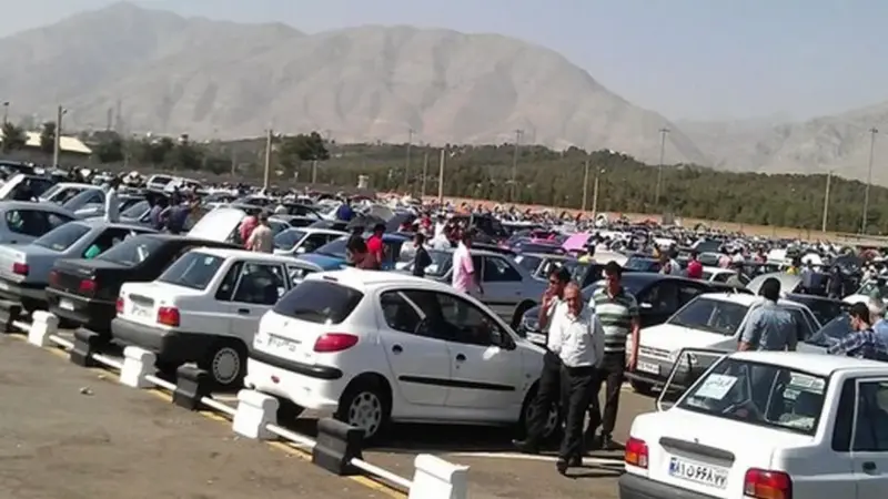 قیمت روز محصولات سایپا و ایران خودرو؛ تبات نسبی بازار خودرو