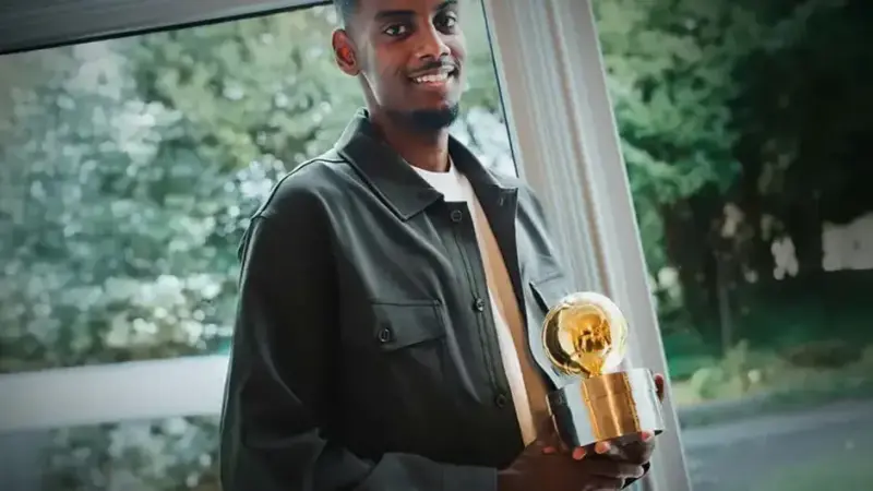 ستاره سابق لیورپول چگونه توپ طلای ۲۰۲۵ را به دست آورد؟