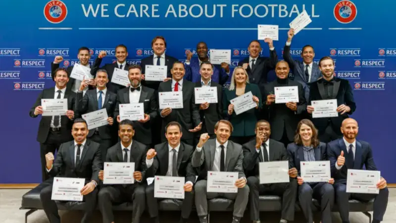 دوره مدیریت انصاری‌فرد؛ پلی طلایی از مستطیل سبز تا اتاق‌های تصمیم‌گیری جهانی!