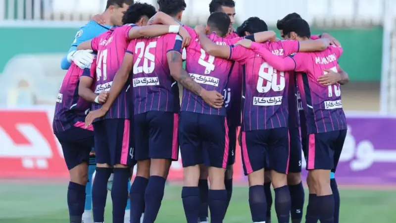 شایعه بزرگ در اراک؛ پرچم قرمز و آبی نیست، همه به رنگ آلومینیوم درآمدند!