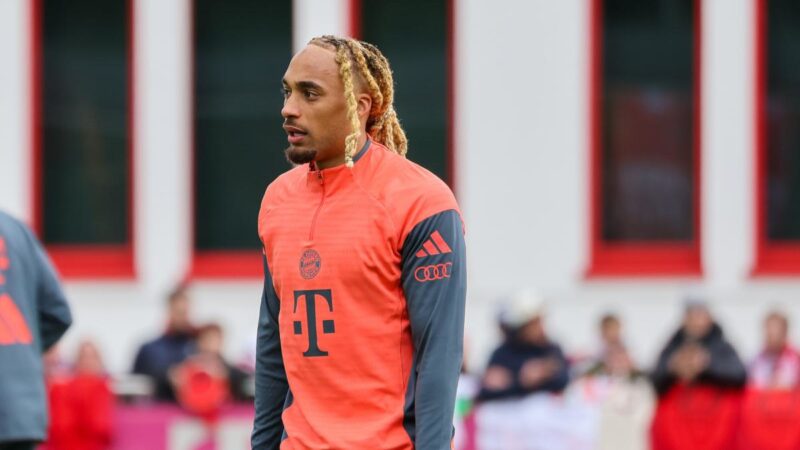 غضب کمپانی: مدافع فرانسوی جایی در بایرن ندارد!