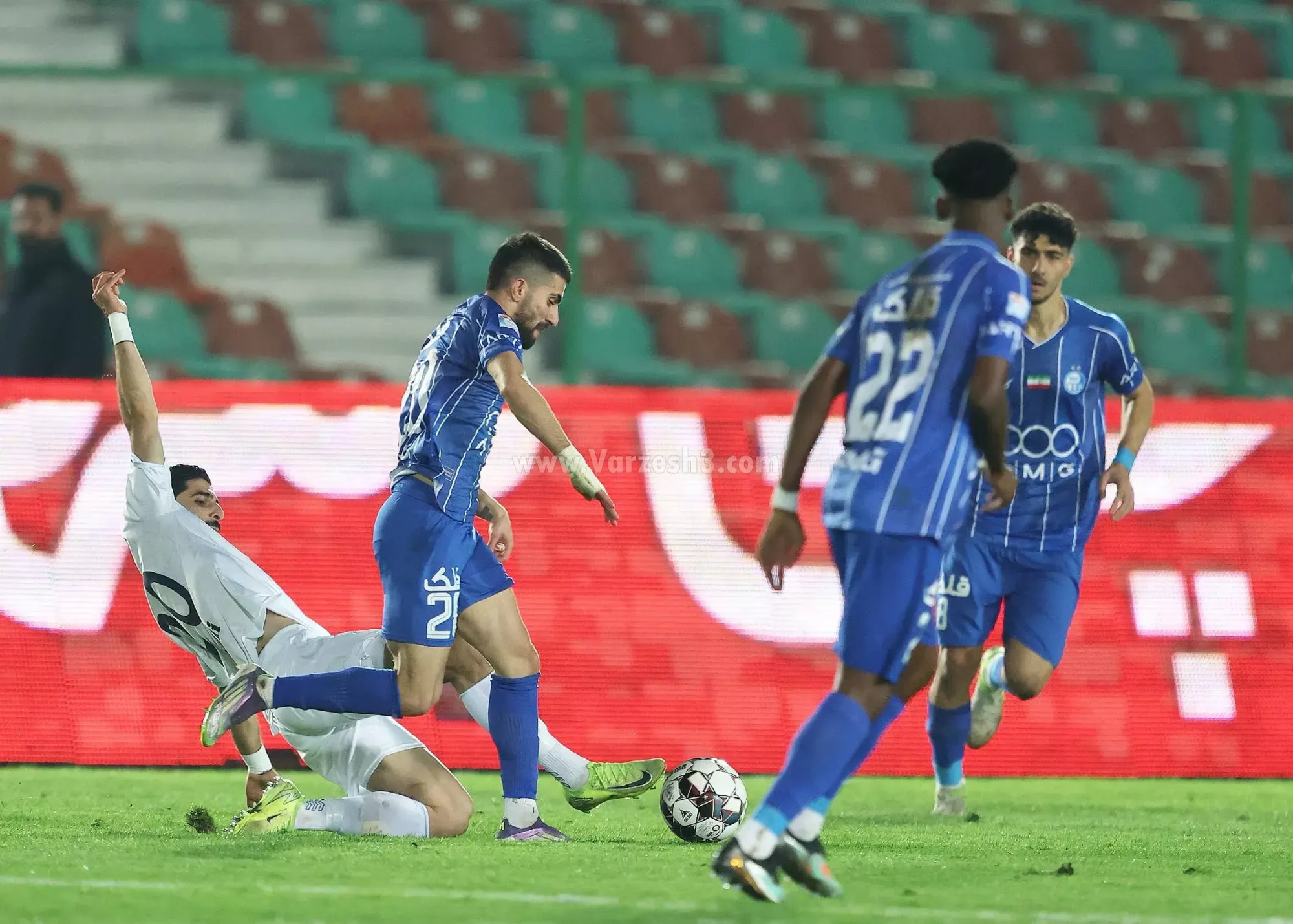 کوشکی 30 سانتی‌متر برای سوپرگل کم آورد