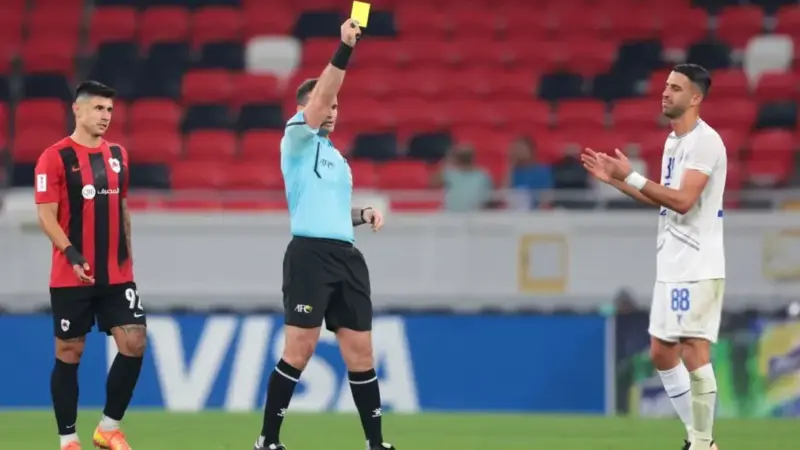 سرنوشت استقلال در دستان داور تاجیکستانی؛ آیا گلمرادی طلسم موفقیت را می‌شکند؟