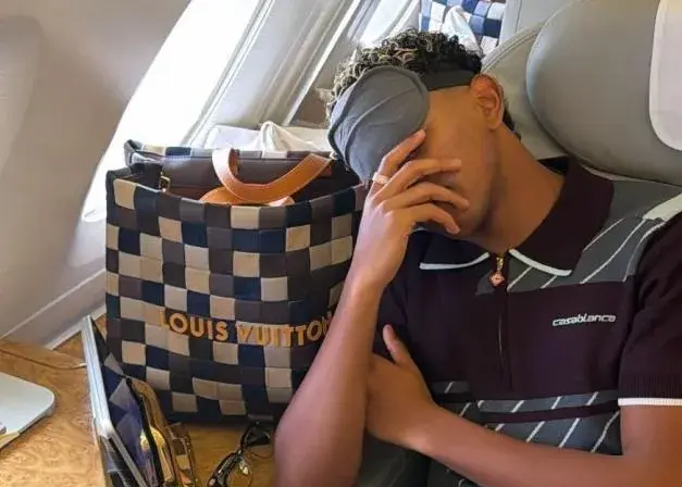 لحظه‌ای دیدنی؛ یامال جوان در دبی به ملاقات وینیسیوس رفت!