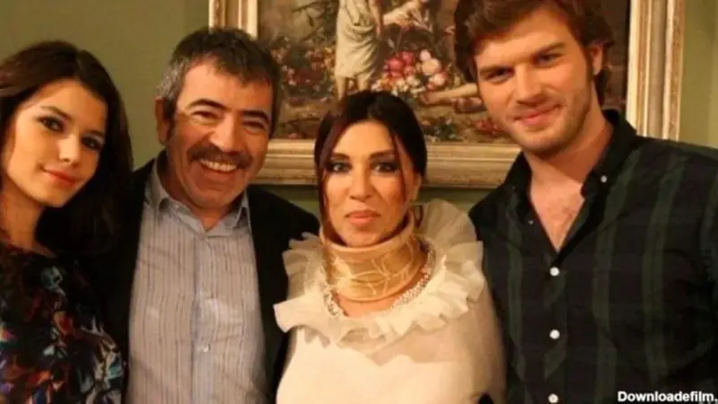 دورهمی خاص و صمیمی مادر و دختر بازیگر «عشق ممنوع» که قلب‌ها را لرزاند!