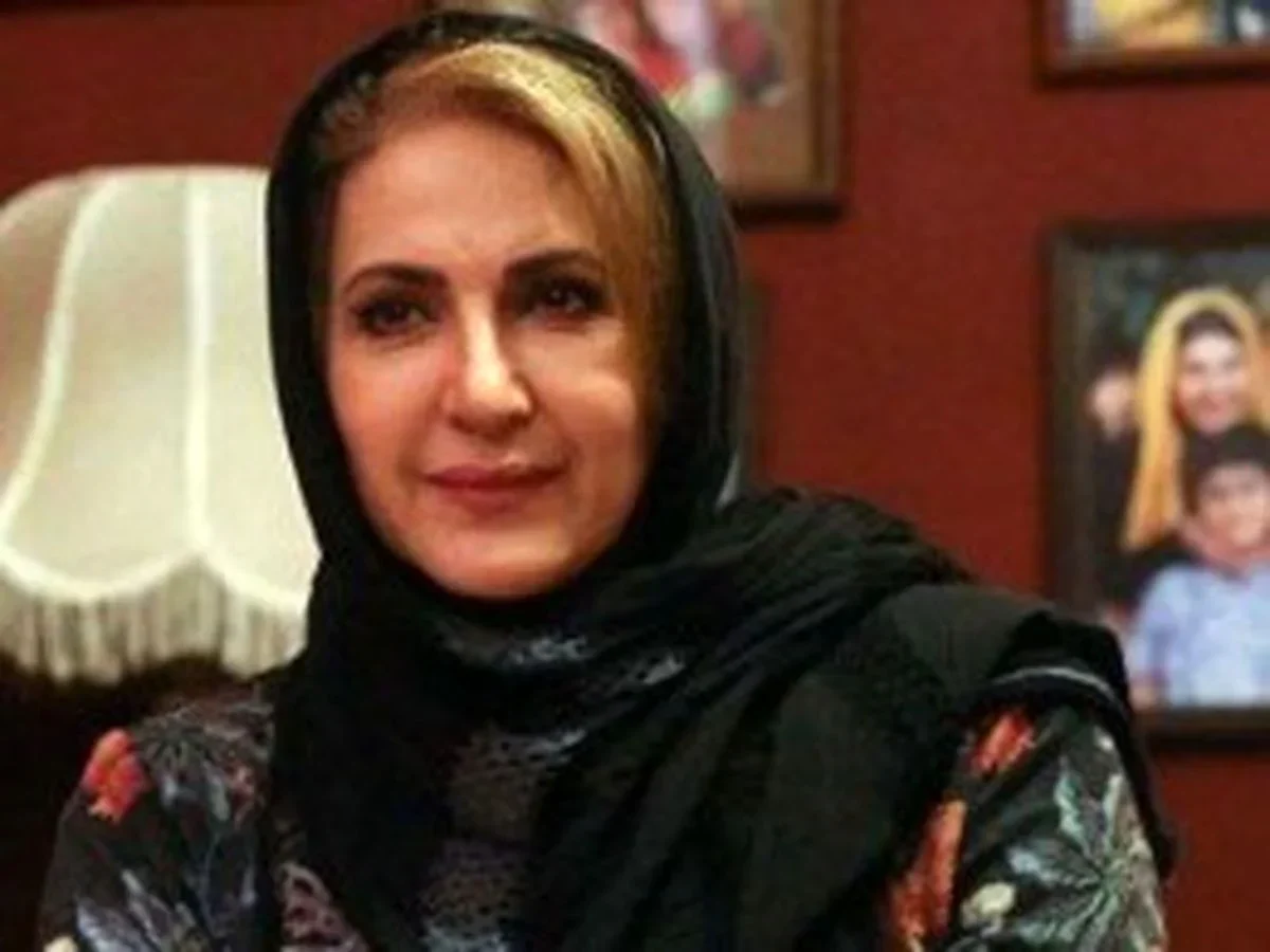 نگاه روز خوشگذرانی باحال فاطمه گودرزی با عروس و نوه‌اش - وب‌گردی