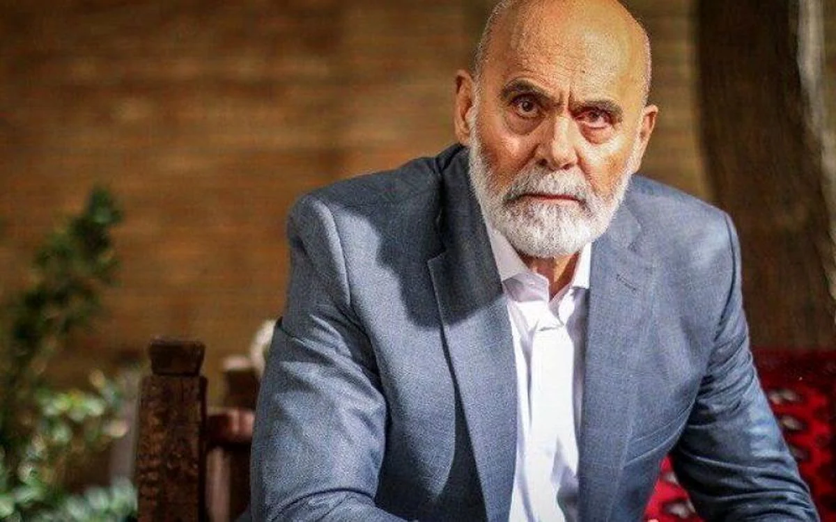 نگاه روز جمشید هاشم‌پور به همراه همسر و دخترش در جشنواره شهر - وب‌گردی