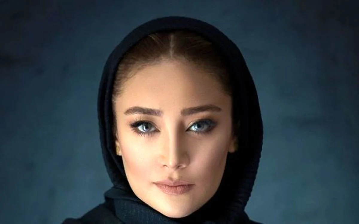 شب یلدا در خانه بهاره افشاری / استایل یلدایی قرمز خانم بازیگر