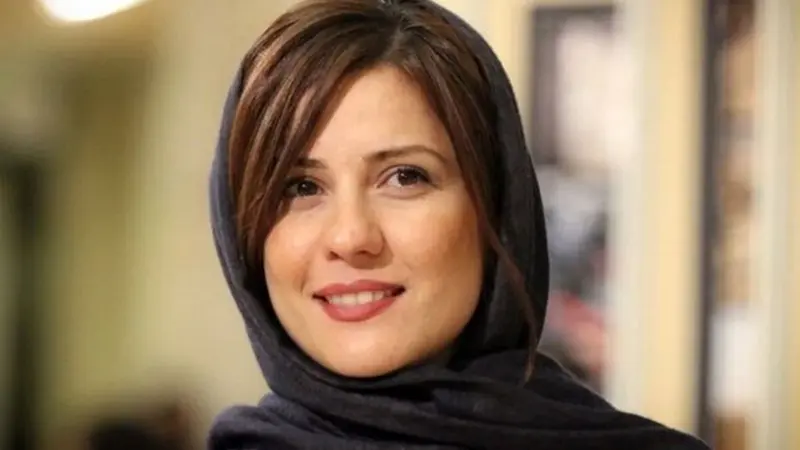 سارا بهرامی با استایل مونوکروم خاکستری در جشنواره ۲۵ همه را مات کرد!