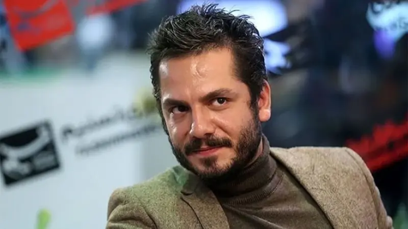 سلفی شگفت‌انگیز عباس غزالی با دخترش در آسانسور؛ این لحظه را از دست ندهید!