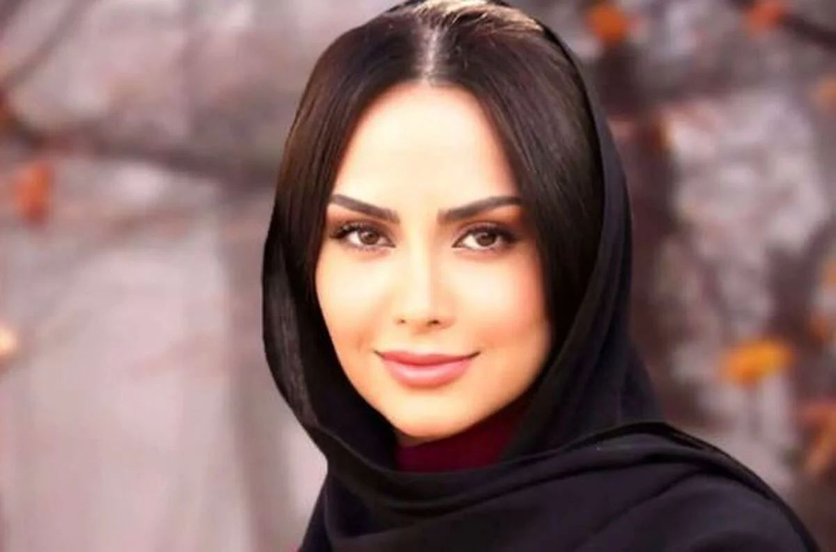 مریم خدارحمی با استایل کلاسیک و جسورانه در تندیس حافظ همه را شگفت‌زده کرد