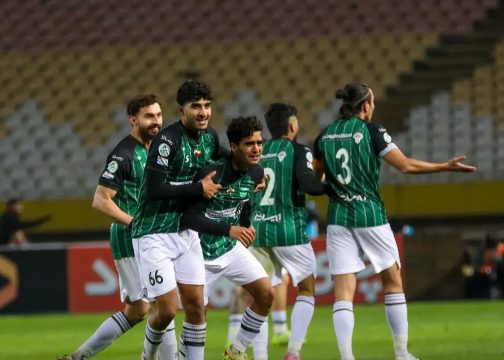 شوک بزرگ خیبر به سپاهان؛ پیروزی تاریخی و اعتراض جنجالی طلایی‌پوشان!