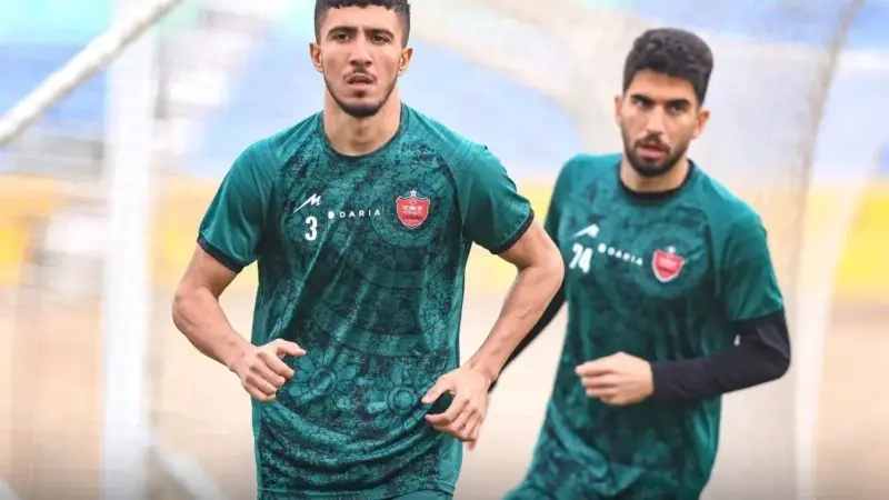 جنجال شماره‌های پرسپولیس؛ چرا مدافعان سمت راست سرمربی‌ها را سردرگم کرده‌اند؟