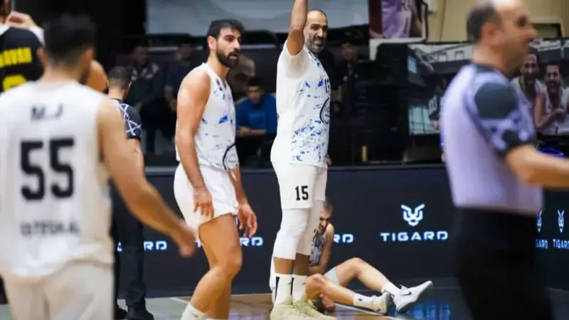 شوک در بسکتبال استقلال؛ کتف اشکان جعفری از جا درآمد اما بازگشت به بازی عجیب بود!