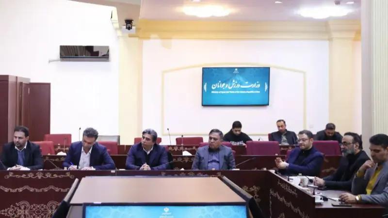 غیبت مالک تراکتور در جلسه وزیر ورزش