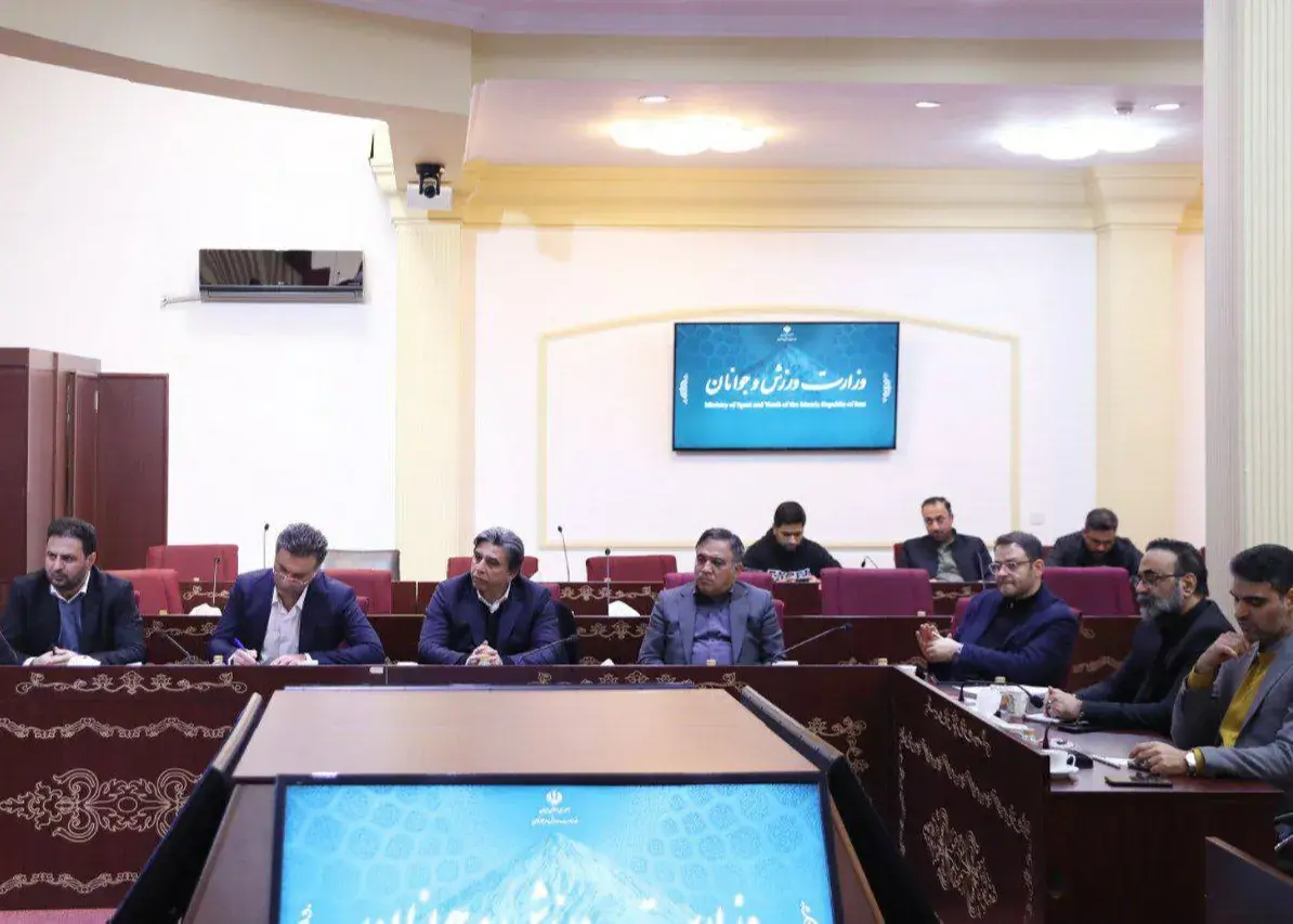 غیبت مالک تراکتور در جلسه وزیر ورزش