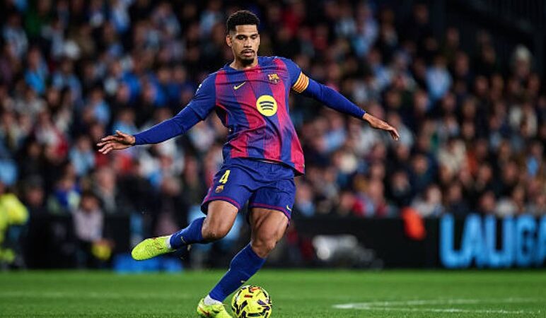 رونالد آرائوخو کی به بارسا برمی‌گردد؟ جزئیات بازگشت مدافع اروگوئه‌ای لو رفت!