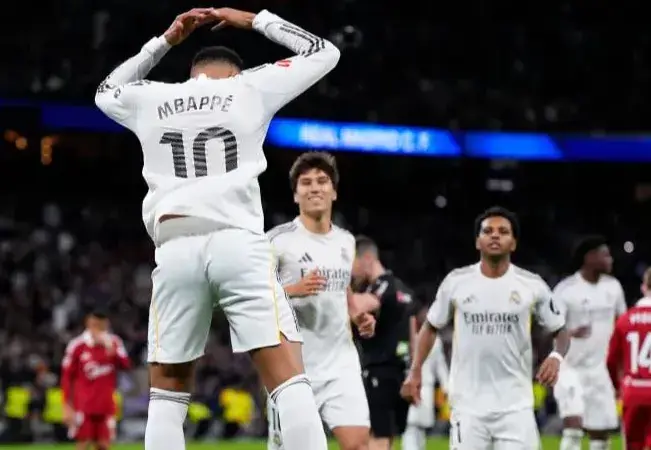 امباپه با گل ویژه‌اش چه پیامی به رونالدو داد؟