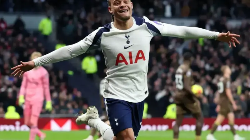 ژاوی سیمونز به سبک غول‌ها؛ تاتنهام برنتفورد را در هم کوبید!