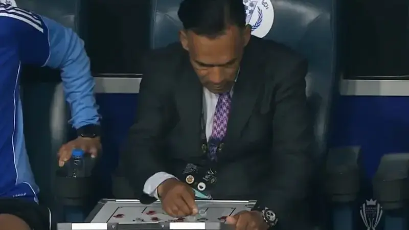 تعویض طلایی مورایس که فوتبال را به لرزه درآورد؛ گل فرست تاچ کامارا شوک نهایی فینال سوپرجام امارات!